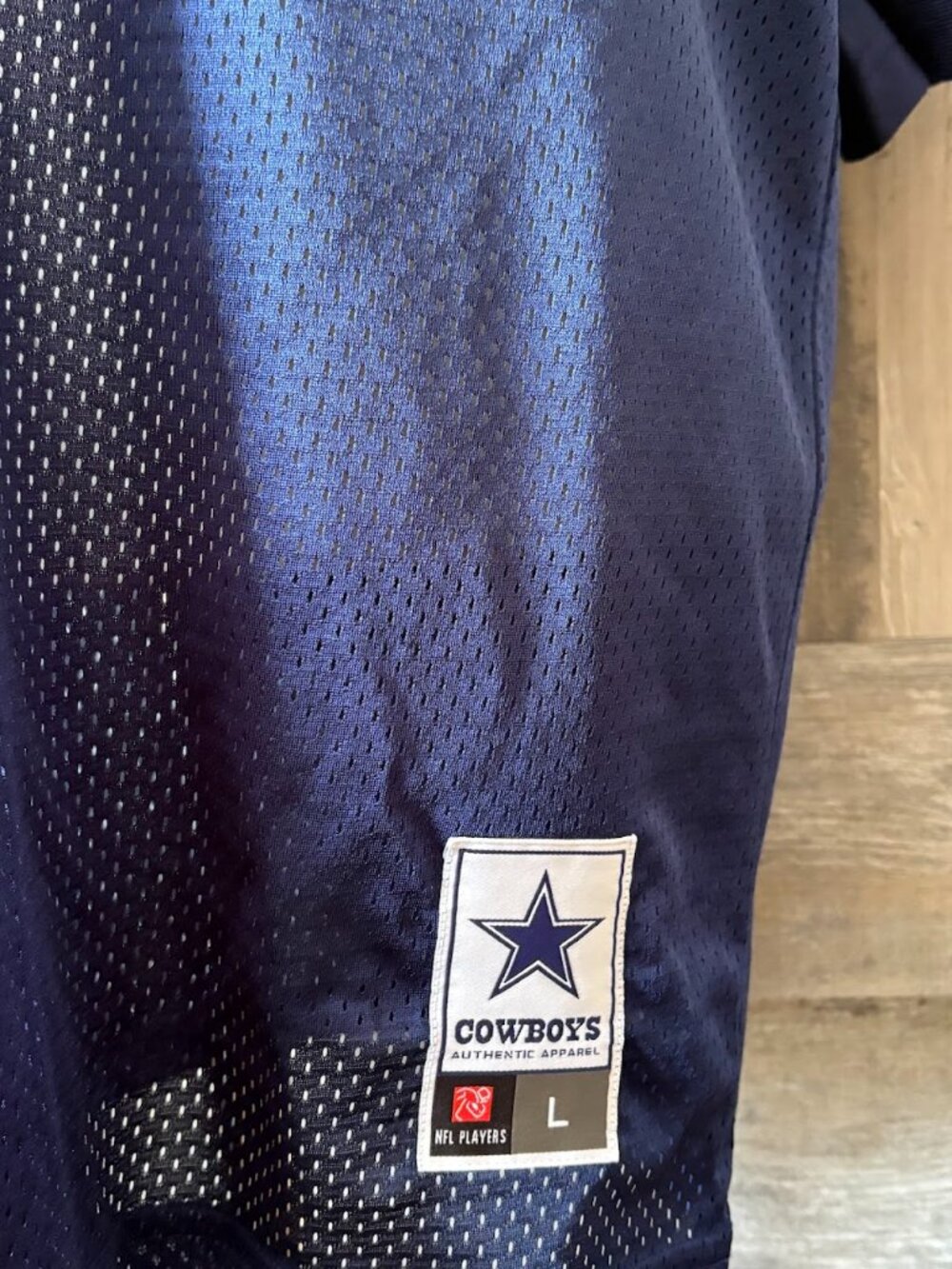 NFL Dallas Cowboys linebacker Leighton Vander Esch Jersey #55 - Picture 3 of 6